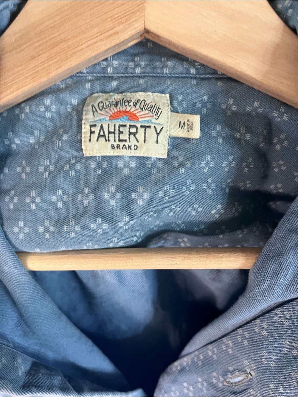 Faherty Brand Mens Blue Indigo Dyed Organic Cotton Geometric Print Shirt Medium - Picture 2 of 8